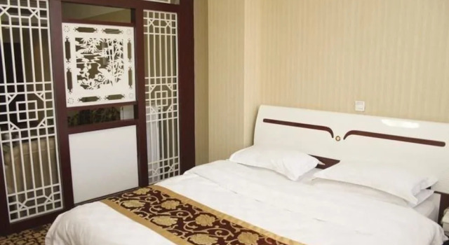 Dalian Victoria Internatioanl Hotel, Book Hotel Hotels in Liaoning with Parking, Parking