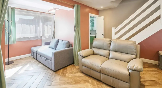 Host Stay Knights Manor Way