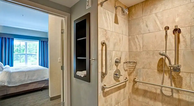 Четырёхместный люкс с 2 комнатами Residence Inn Hamilton