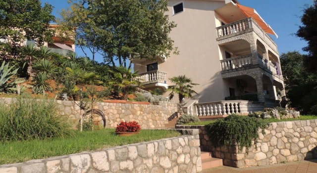 Apartment Milena J, Prenota Appartamento Hotel a Isole Quarnerine con parcheggio, Parcheggio