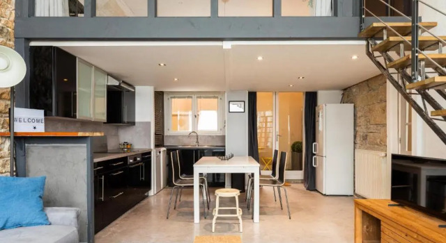 Dify Le Lodge D'ainay, Rezerwuj Apartament Hotele w Rhône z parkingiem, Parking