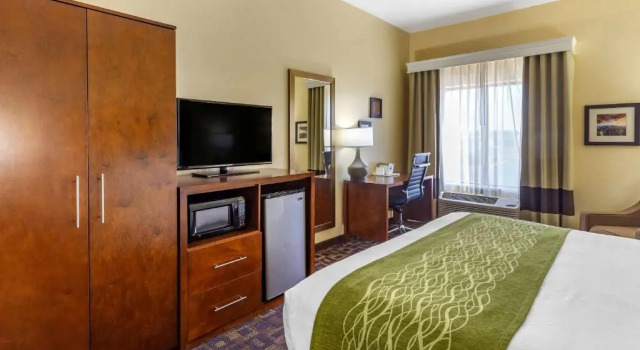 Номер Standard Comfort Inn & Suites