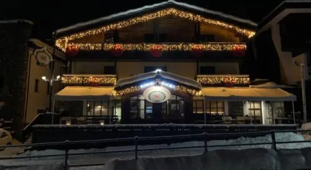 The Dragon Hotel & Thistles Pub, Забронировать Отель Отели Брей-Червиния 3 звезды, рядом с Лыжный подъемник Червиния, 3*