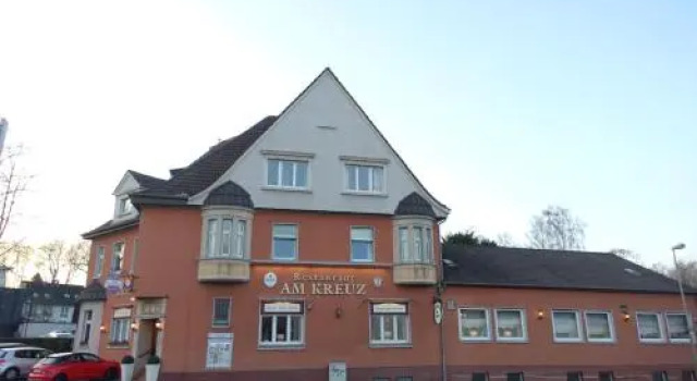 Gasthof & Restaurant "Am Kreuz", Забронировать Отель Штоппенберг Эссен, рядом с Музей Рурского региона