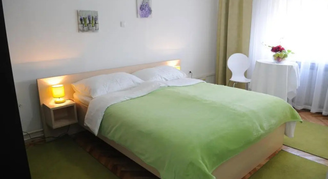 Rooms Stella, Rezerwuj Hotel Hotele w Sesvete ze śniadaniem, Śniadanie