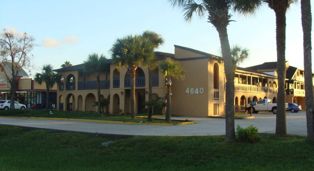 Sevilla Inn - Near Medieval Times