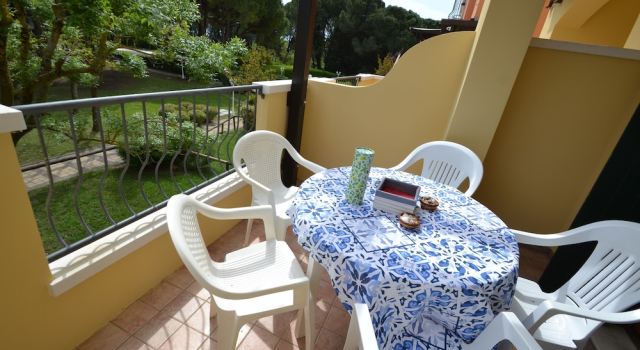 Seafront Apartment With Shared Pool, Prenota Appartamento Hotel a Veneto con parcheggio, Parcheggio