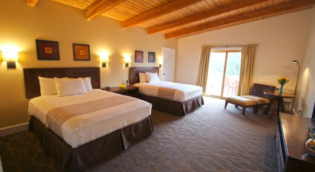Номер Superior Mount Princeton Hot Springs Resort