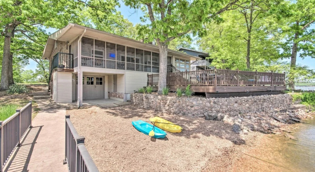 Dock! Waterfront Family Home on Lake of the Ozarks, Забронировать Дом для отпуска Лори Lake of the Ozarks