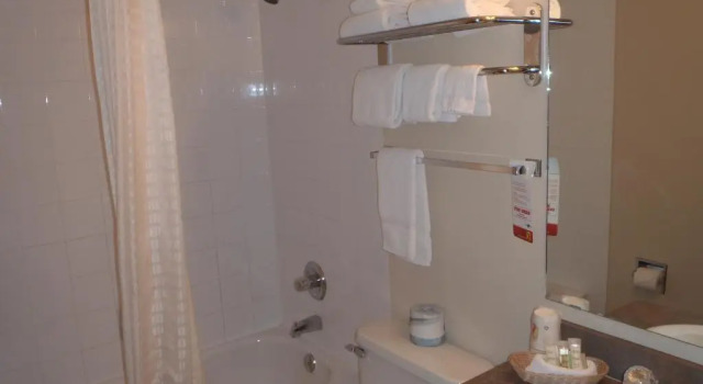 Четырёхместный номер Standard Super 8 by Wyndham Pincher Creek AB