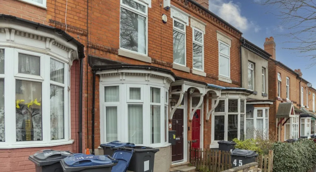 Charming 5-bed House in Birmingham