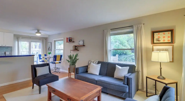 Ann Arbor Home w/ Deck, 2 Mi to Michigan Stadium!, Varaa Lomakoti Ann Arbor Michigan