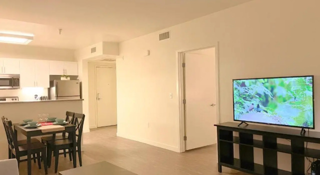 Perfect Apt w Parking in Arts District DTLA B4