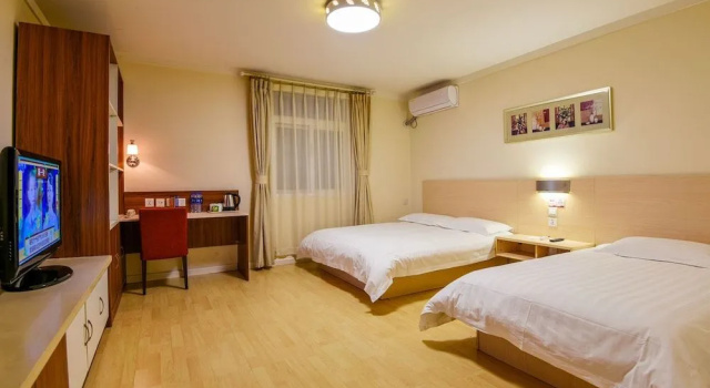Jingcheng Business Hotel (Beijing Shilihe Metro Station)