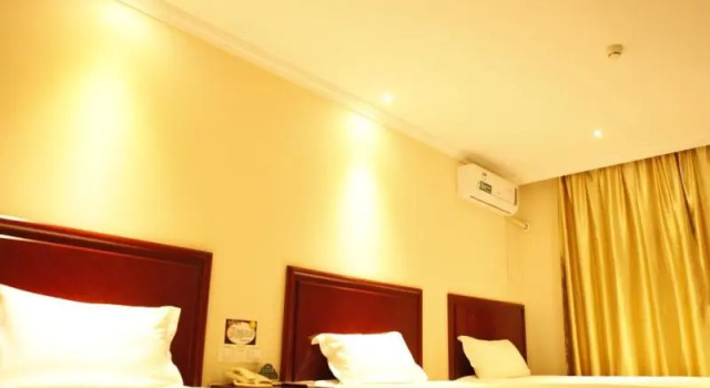 GreenTree Inn Shandong Zaozhuang Xuecheng District Road Taishan Road Road Communist Youth League School Express Hotel, Prenota Hotel Zaozhuang Shandong