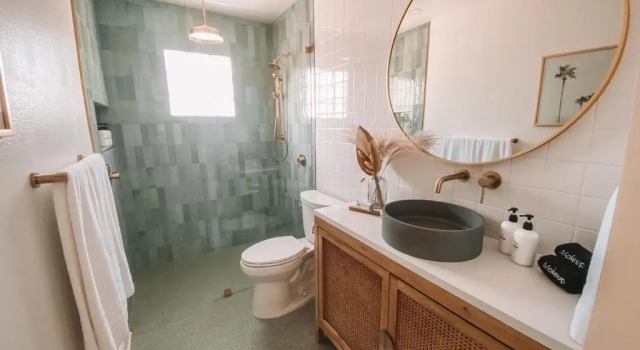 Вилла Luxury Villa 3 Blocks from the Beach with a Pool, Fire Pit and Outdoor Oasis
