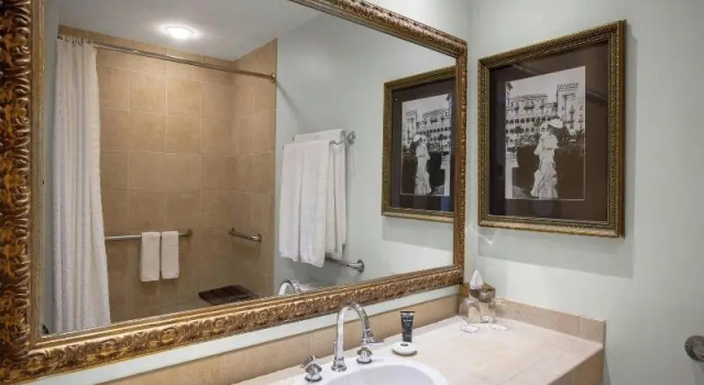 Четырёхместный номер Premium Casa Monica Resort & Spa, Autograph Collection