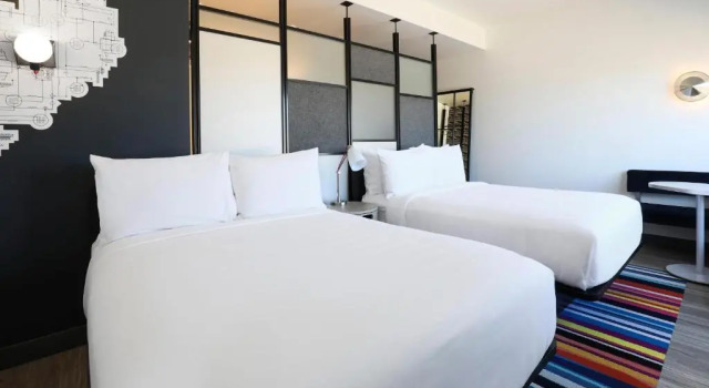 Четырёхместный номер Standard Aloft by Marriott Reno-Tahoe International Airport