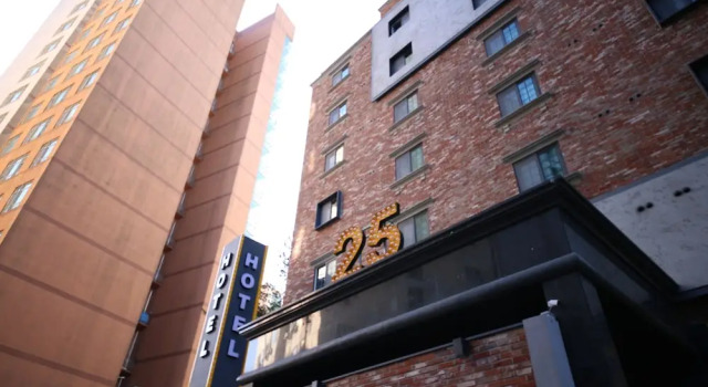25 Hotel
