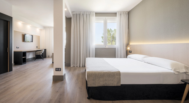 Hotel Ilunion Las Lomas, Забронировать Отель Бизнес-отели Мерида, 4* 5*