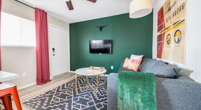 WanderJaunt - North University Apts, Забронировать Апартаменты/квартира Hyde Park Остин, рядом с Central Park Shopping Center