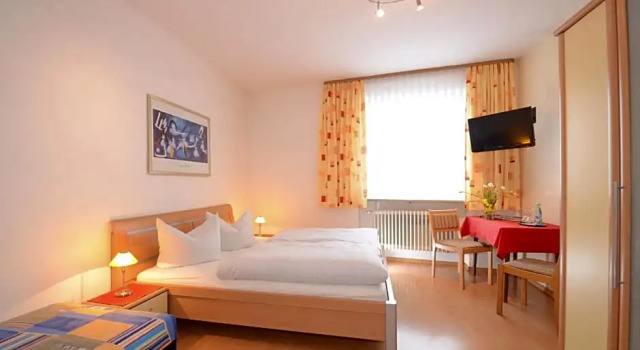 Gasthof zur Post, Varaa Hotelli Hotellit Baijeri pysäköinnillä, Pysäköinti