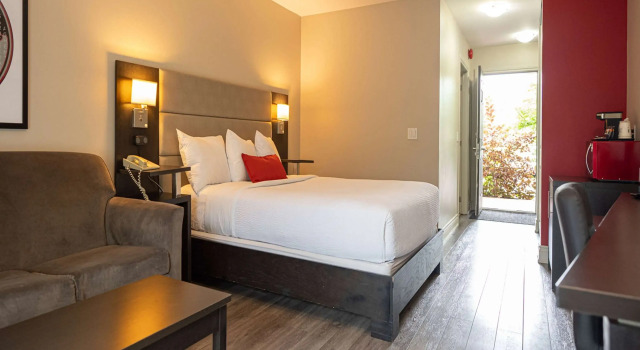 Ramada by Wyndham Ottawa On The Rideau