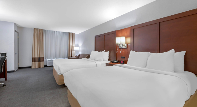 Четырёхместный номер Standard Comfort Inn Fergus Falls