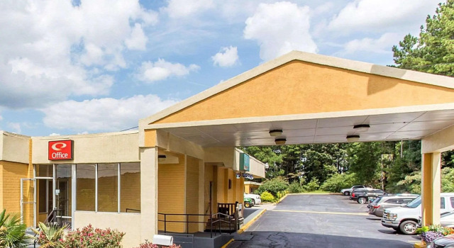 Четырёхместный номер Standard Red Roof Inn Atlanta Airport NE Conley