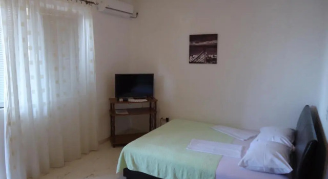 Студия с балконом и с красивым видом из окна Apartments Villa Mićunović