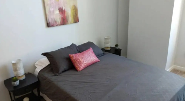 Bright & Spacious 2BR In Downtown