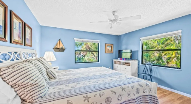 Sunset Beach 2 Bedroom Villa by RedAwning, Забронировать Вилла Холмс-Бич Sarasota Area