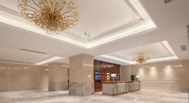 Vienna International Hotel Zhangjiajie Tianmenshan Cableway Station, Забронировать Отель Бизнес-отели Чжанцзяцзе, 4* 5*