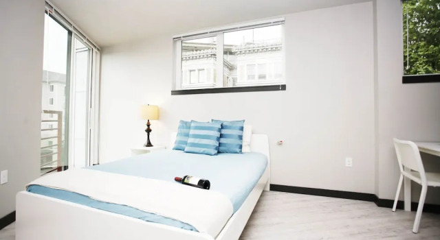 Madison Cap Hill Condos by Barsala, Забронировать Отель Сиэтл штат Вашингтон, рядом с Театр Лэнгстона Хьюза