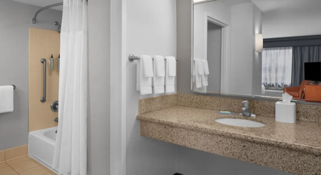 Люкс Courtyard by Marriott Phoenix West/Avondale