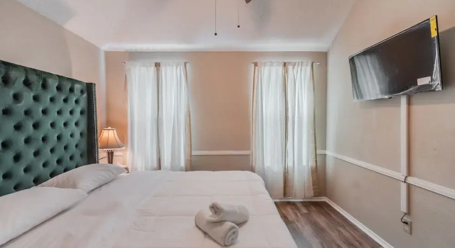 5 Bedroom Spacious Getaway, 2 Game Rooms, Hot Tub by Redawning, Забронировать Отель Аллен Dallas - Fort Worth Metropolitan Area
