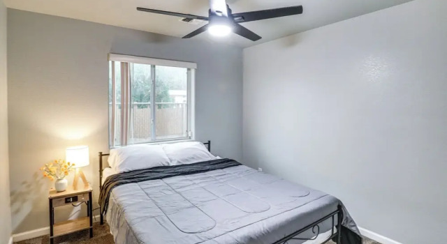 Fire Pit + Covered Patio: Bullhead City Escape!, Забронировать Дом для отпуска Виллы Буллхед-Сити, Вилла