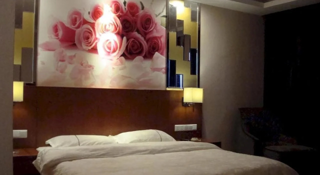 Pinzhi Lidu Hotel, Rezerwuj Hotel Hotele w Kunming z parkingiem, Parking
