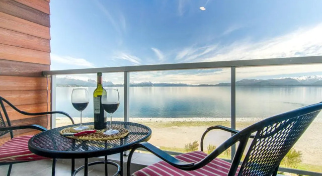 Bariloche costa del lago Ollagua, vista al lago panoramica, piscina, cochera, Забронировать Отель Отели Рио-Негро с парковкой, Парковка