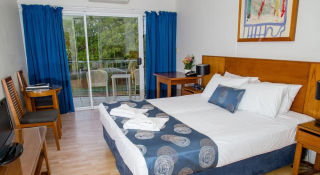 Номер Standard с балконом Cullen Bay Resort