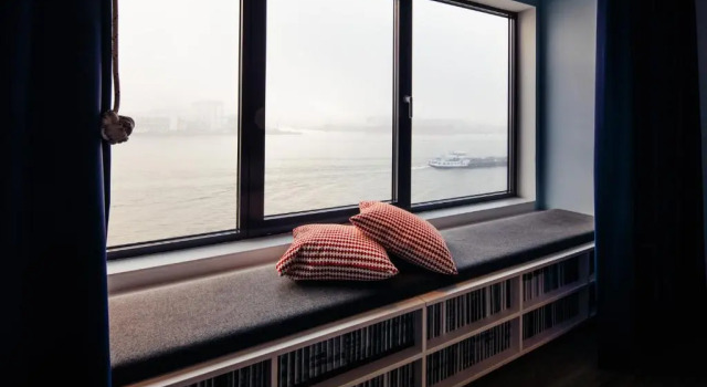Standard Double room with river view Delta Hotel