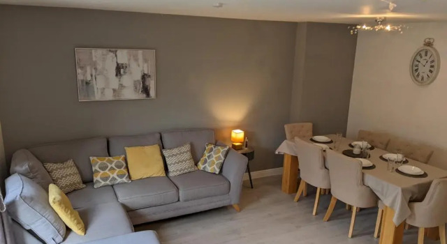 Коттедж Entire 3 bed home Sleeps 6, WiFi, 2 Parking Spaces