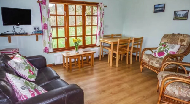 Crowlwm Chalet