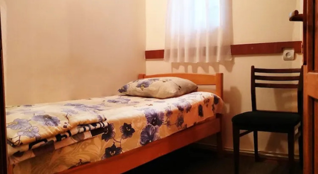 Camera Economy Hostel Sakharov & Tours