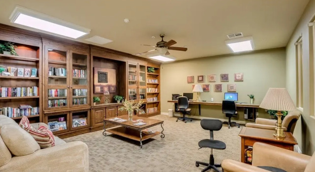 Ground Floor Condo Steps Away From Pool & Spa!! 2 Bedroom Condo by RedAwning, Foglalás Szálloda Surprise Scottsdale