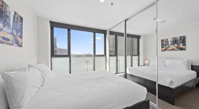 Bright 2-bed Apartment With Scenic Balcony, Book Lejlighed Gungahlin 