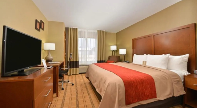 Номер Standard Comfort Inn & Suites Cedar Rapids North - Collins Road