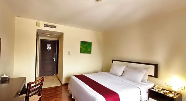 Двухместный номер Superior Garuda Plaza Hotel
