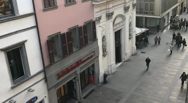 Top Suites - XX Settembre, Забронировать Отель Бергамо Bergamo Province, рядом с Санта-Мария-Маджоре