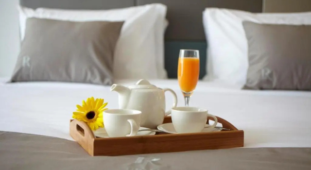 Deluxe Twin room with balcony R Hotel Rancamaya